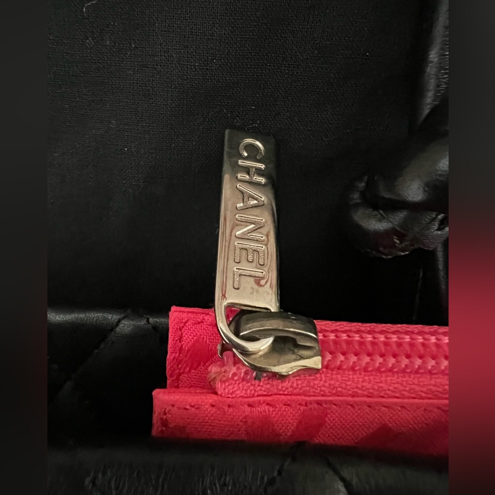 CHANEL Rue Cambon Black White Lambskin CC Tote Bag Pink Lined Vintage Purse EUC - Picture 9 of 15